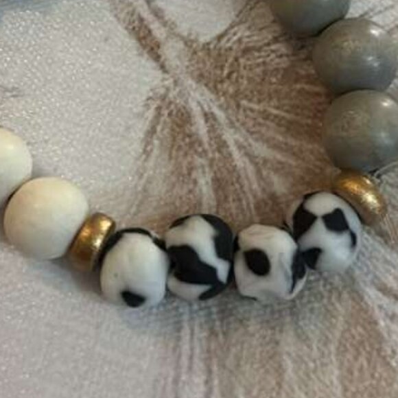 Boho Wood Bead Stretch Bracelet Gray & White - Picture 4 of 5